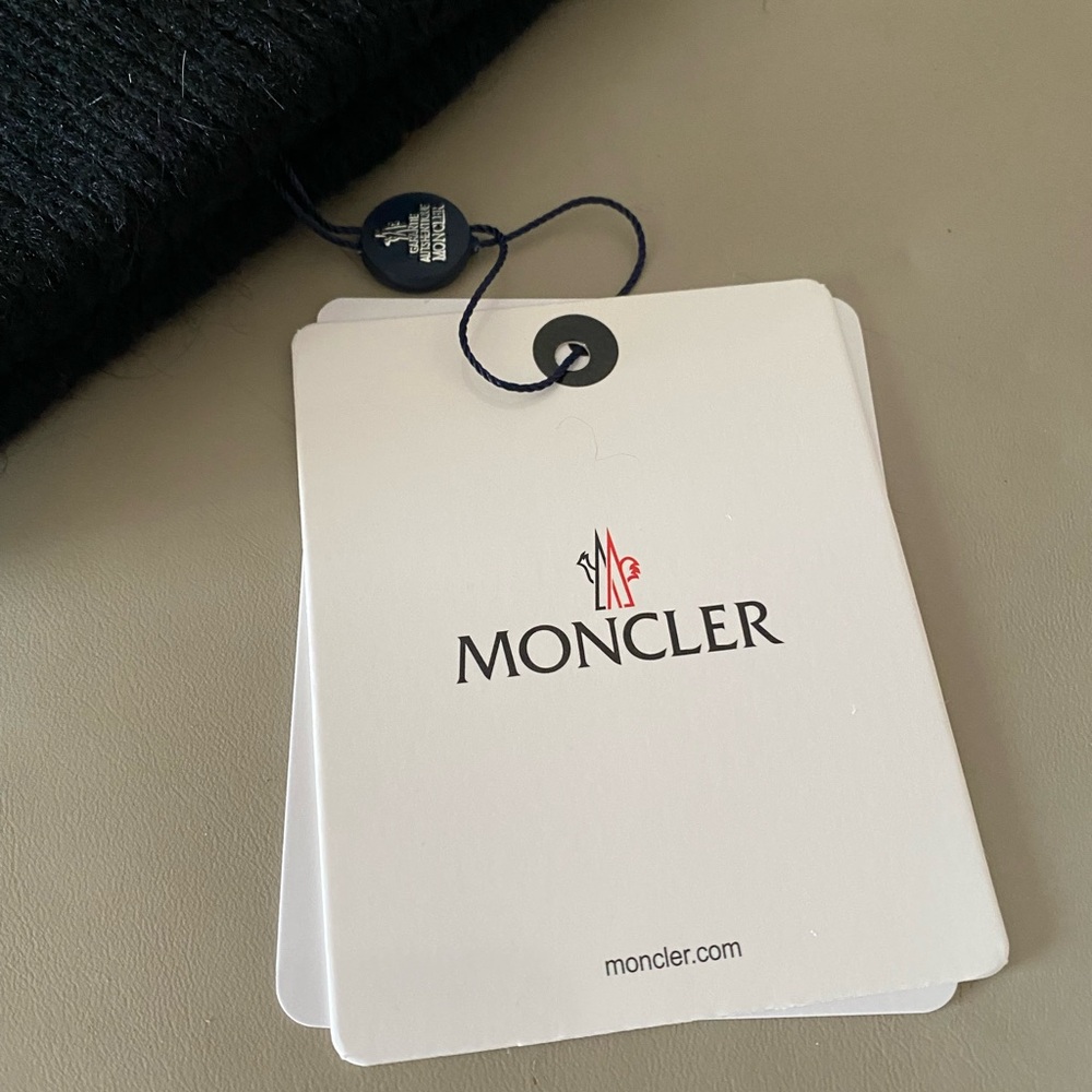 Moncler Black Wool Beanie - Picture 4 of 4